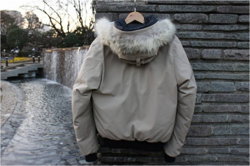 CANADA GOOSEのダウンジャケット