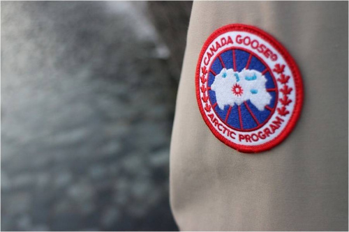 ダウンジャケットのLABRADOR