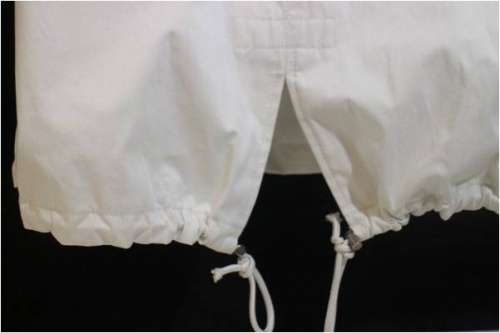 ホワイトのコート