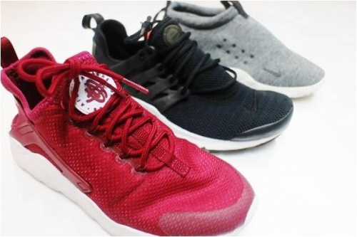 スニーカーのNIKE