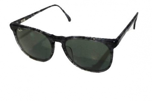 サングラスの腕時計