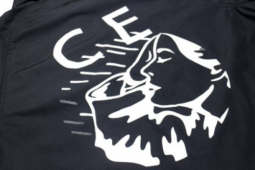 シーイーのコーチジャケット