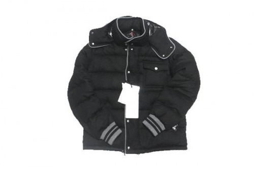 船橋のMONCLER