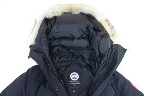 カナダグースのダウンジャケット