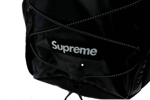 SUPREMEのシュプリーム