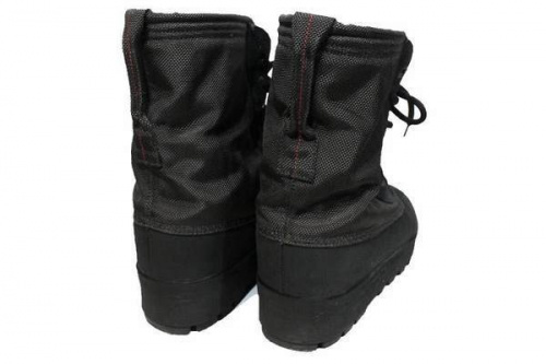 YEEZYのYEEZY BOOST