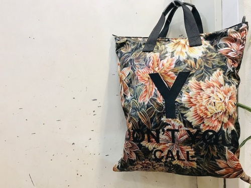 トートバッグのAOP TOTE