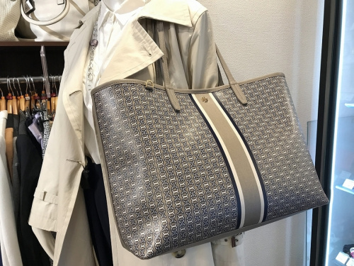 キャリアファッションのTORY BURCH