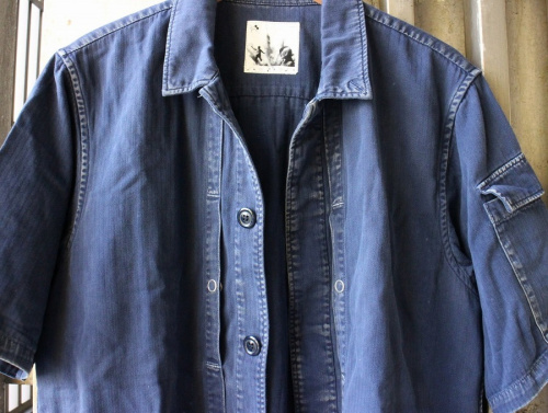 アーミーシャツ