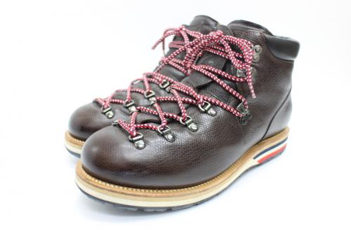 ラグジュアリーブランドのMONCLER