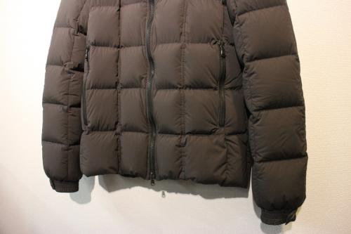 タトラスのダウンジャケット