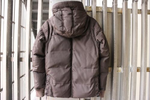 ノンネイティブのダウンジャケット