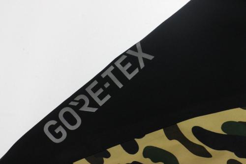 エイプのスノーボードジャケット