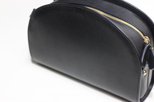 アーペーセーのショルダーバッグ