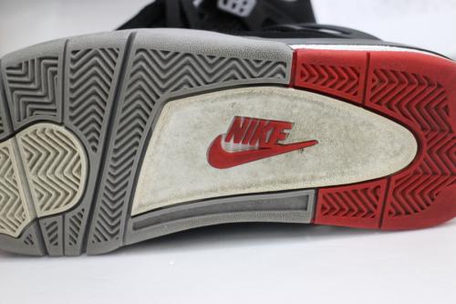 ジョーダン4のブレッド