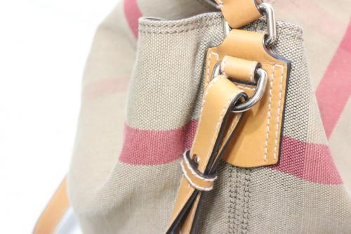 バーバリーのショルダーバッグ