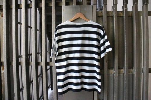 ヨウジヤマモト　プールオムのTシャツ