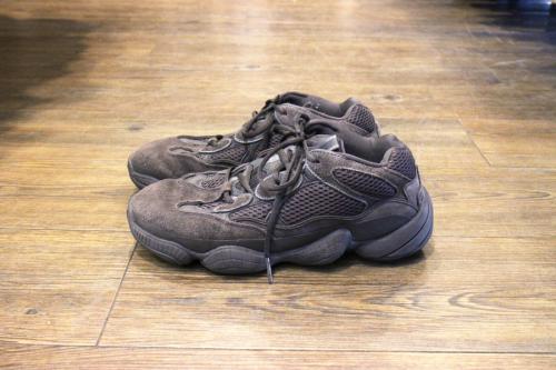 adidasのアディダス