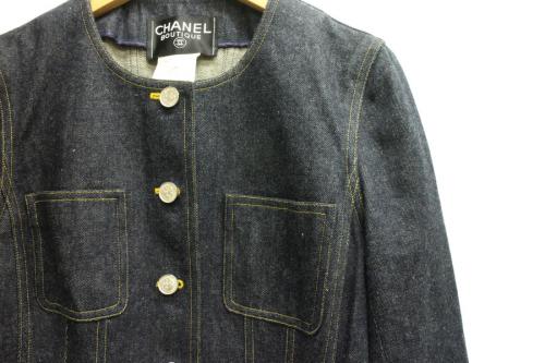 シャネル ブティックのノーカラーデニムジャケット