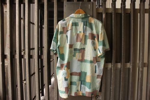 YVES SAINT LAURENTのイヴサンローラン