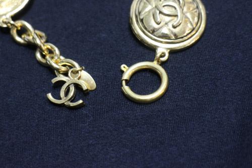 シャネルのココマークブレスレット