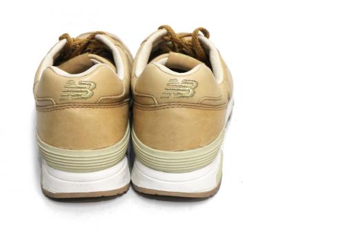 ニューバランスのレザーローカットスニーカー「CM1400UA」