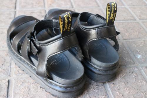 ト゛クターマーチンのサンダル