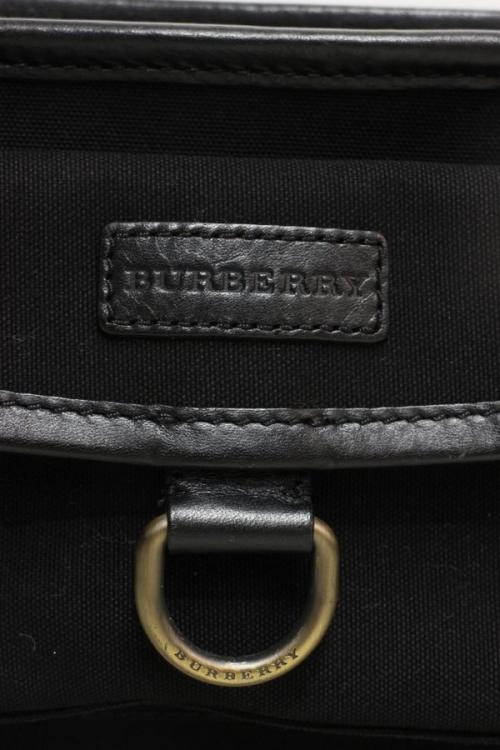 バーバリーのショルダーバッグ