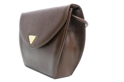 YVES SAINT LAURENTのイヴサンローラン