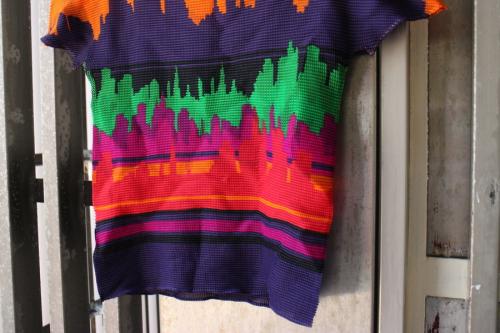 ミー イッセイ ミヤケのヒルズ柄プリーツブラウス