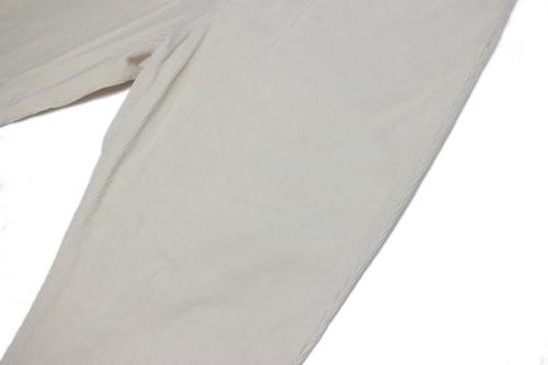 グルメジーンズのテーパードパンツ