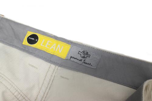 テーパードパンツのメンズ