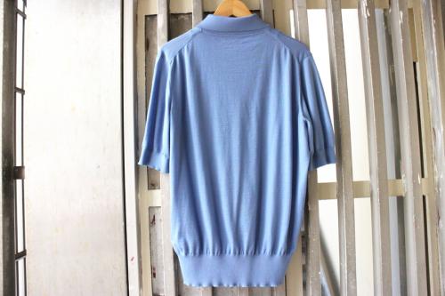 プラダのロゴニットポロシャツ