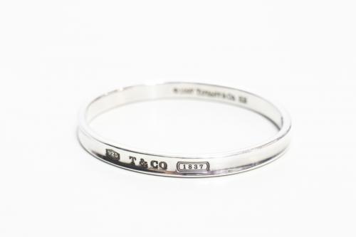 ティファニーのバングル
