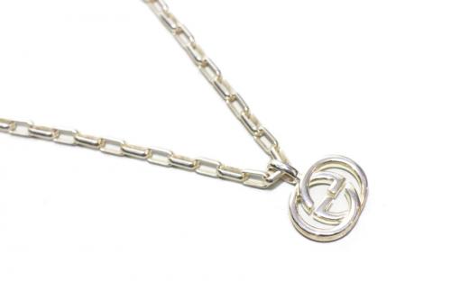 グッチのGGインターロッキングネックレス