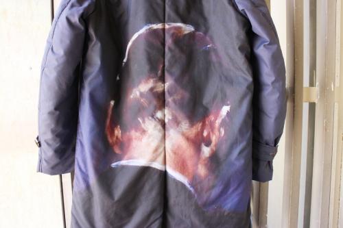 中綿バックプリントステンカラーコートの古着買取