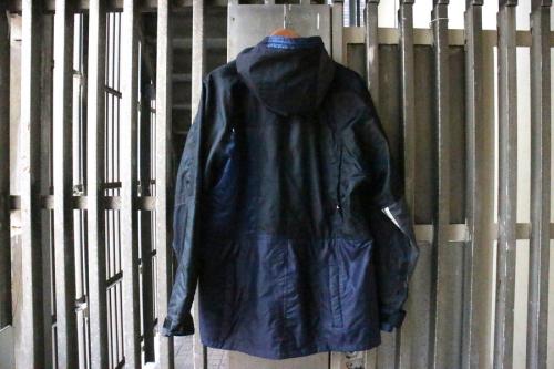 リビルド　バイ　ニードルスのリメイクマウンテンパーカー