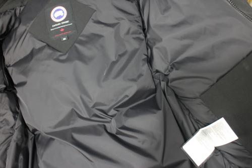 カナダグースのラッセルパーカー