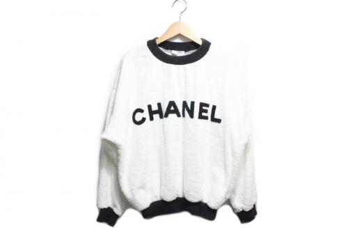 シャネルのパイルロゴスウェット