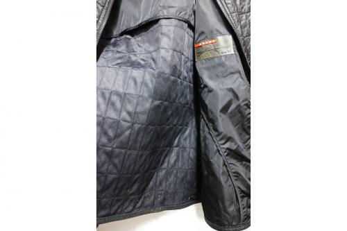 プラダのキルティングジャケット