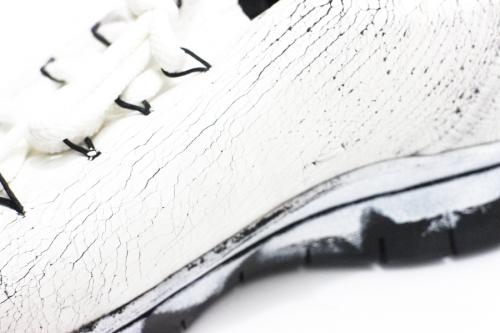 メゾンマルジェラ 22のペンキ加工スニーカー