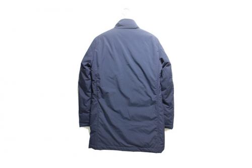 ヘルノのスタンドカラーダウンコート