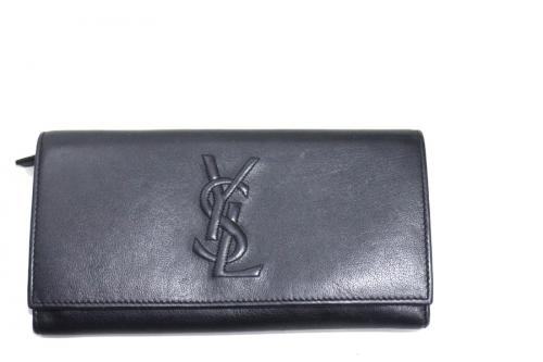 YVES SAINT LAURENTのイヴサンローラン