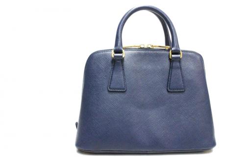 プラダのサフィアーノ2WAYショルダーバッグ