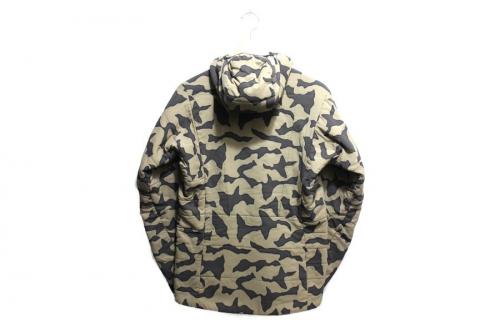 パタゴニアのナノエアフーディ