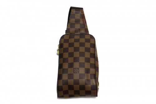 ラグジュアリーブランドのLOUIS VUITTON 　