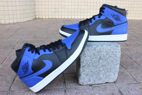 ナイキのAIR JORDAN　1　MID ROYAL-WHITE-NOIR US8