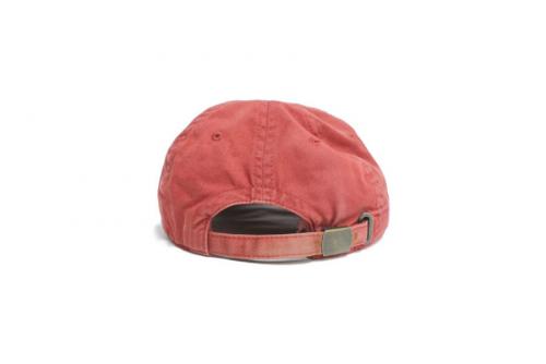 バレンシアガのキャンペーンロゴベースボールキャップ