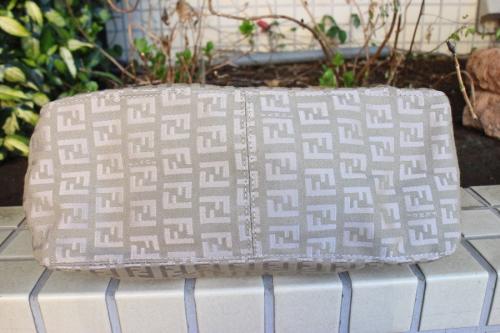 ズッキーノワンショルダーバッグのメンズ