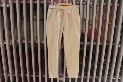 ケネス・フィールドのGurkha Wide Trouser